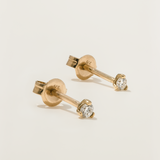 THE CLAW SET DIAMOND STUDS